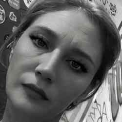 Single Greek woman in Nea Peramos, Greece, Greece
