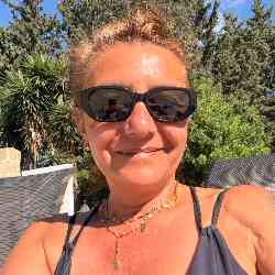 Single Greek woman in Melbourne, VIC, Australia
