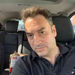 Single Greek man in Laval, QC, Canada