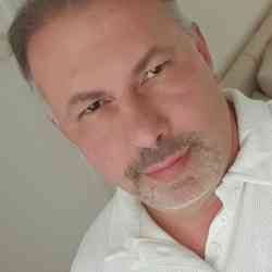 Single Greek man in Thessaloniki, Griekenland, Greece