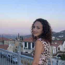 Single Greek woman in Derby, UK, United Kingdom