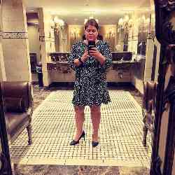 Single Greek woman in Chicago, Illinois, United States