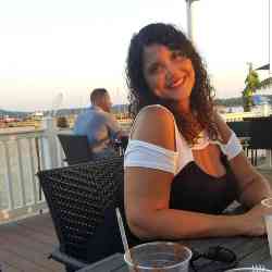 Single Greek woman in Astoria, New York, United States