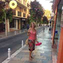 Single Greek woman in New York, New York, United States