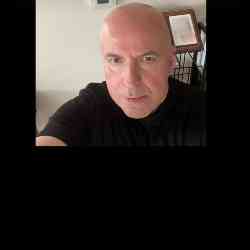 Single Greek man in Chicago, Illinois, United States