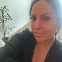Single Greek woman in London, England, United Kingdom