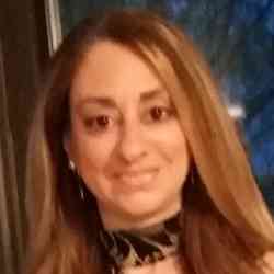 Single Greek woman in Boston, Massachusetts, United States