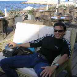 Single Greek man in Thessaloniki, Central Macedonia, Greece