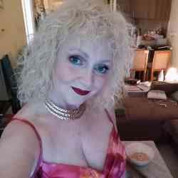 Single Greek woman in Pireas, Attica, Greece