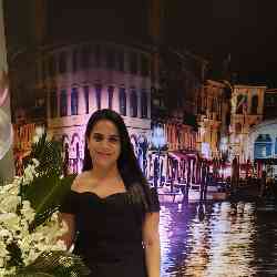 Single Greek woman in Toronto, Ontario, Canada