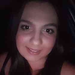 Single Greek woman in Chicago, Illinois, United States