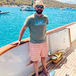 Single Greek man in Boston, Massachusetts, United States