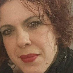 Single Greek woman in Astoria, New York, United States