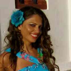 Single Greek woman in Los Angeles, California, United States