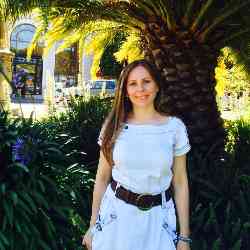 Single Greek woman in New York, New York, United States