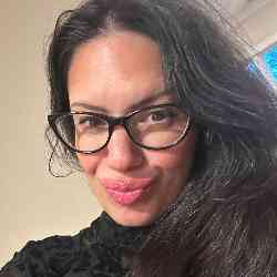 Single Greek woman in Waterford, Connecticut, United States