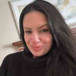 Single Greek woman in Waterford, Connecticut, United States