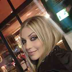 Single Greek woman in New York, NY, United States