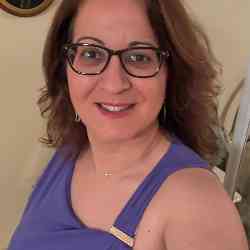 Single Greek woman in New York, NY, United States