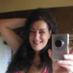 Single Greek woman in Chicago, Illinois, United States