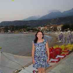 Single Greek woman in Birmingham, England, United Kingdom
