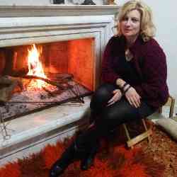 Single Greek woman in New York, New York, United States
