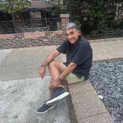 Single Greek man in Chicago, Illinois, United States