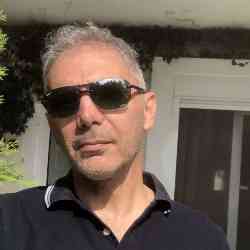 Single Greek man in Thessaloniki, Greece