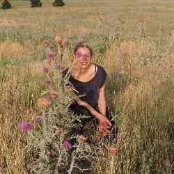 Single Greek woman in Thessaloniki, Greece
