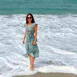 Single Greek woman in New York, New York, United States