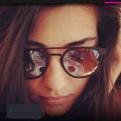 Single Greek woman in Thessaloniki, Greece