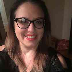 Single Greek woman in New York, New York, United States