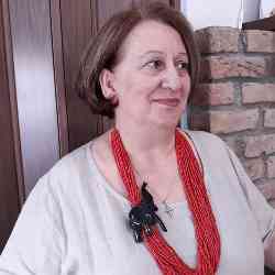 Single Greek woman in Thessaloniki, Greece