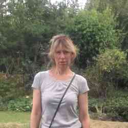 Single Greek woman in London, England, United Kingdom