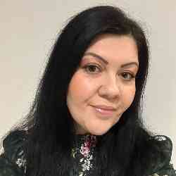Single Greek woman in Hull, England, United Kingdom