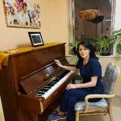 Single Greek woman in Boston, Massachusetts, United States