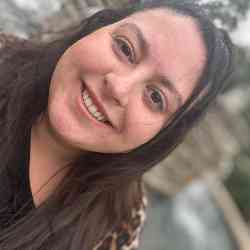 Single Greek woman in Toronto, Ontario, Canada