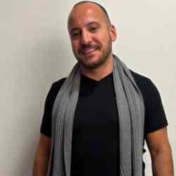 Single Greek man in Chicago, Illinois, United States