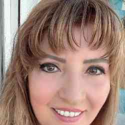 Single Greek woman in New York, New York, United States