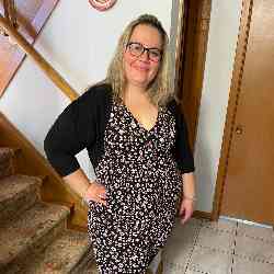 Single Greek woman in Toronto, Ontario, Canada