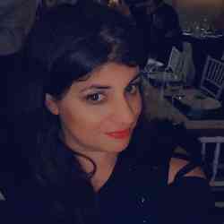Single Greek woman in New York, New York, United States