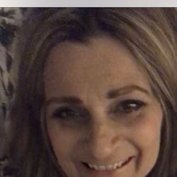 Single Greek woman in Boston, Massachusetts, United States