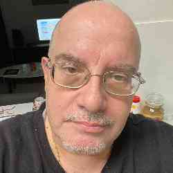 Single Greek man in Wollongong, New South Wales, Australia