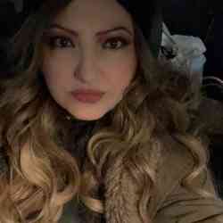 Single Arab woman in Los Angeles, California, United States