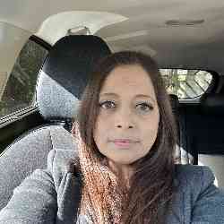 Single Arab woman in London, England, United Kingdom