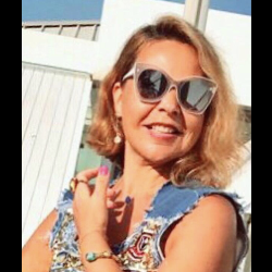 Single Arab woman in Bayrut, Beirut Governorate, Lebanon