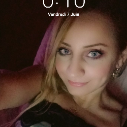 Single Arab woman in New York, New York, United States