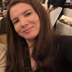 Single Arab woman in London, England, United Kingdom