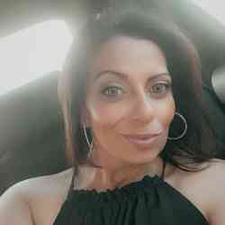 Single Arab woman in Wayne, New Jersey, United States