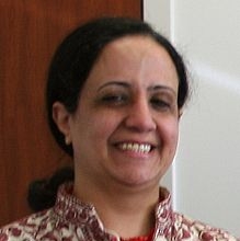 Single Arab woman in Chicago, Illinois, United States